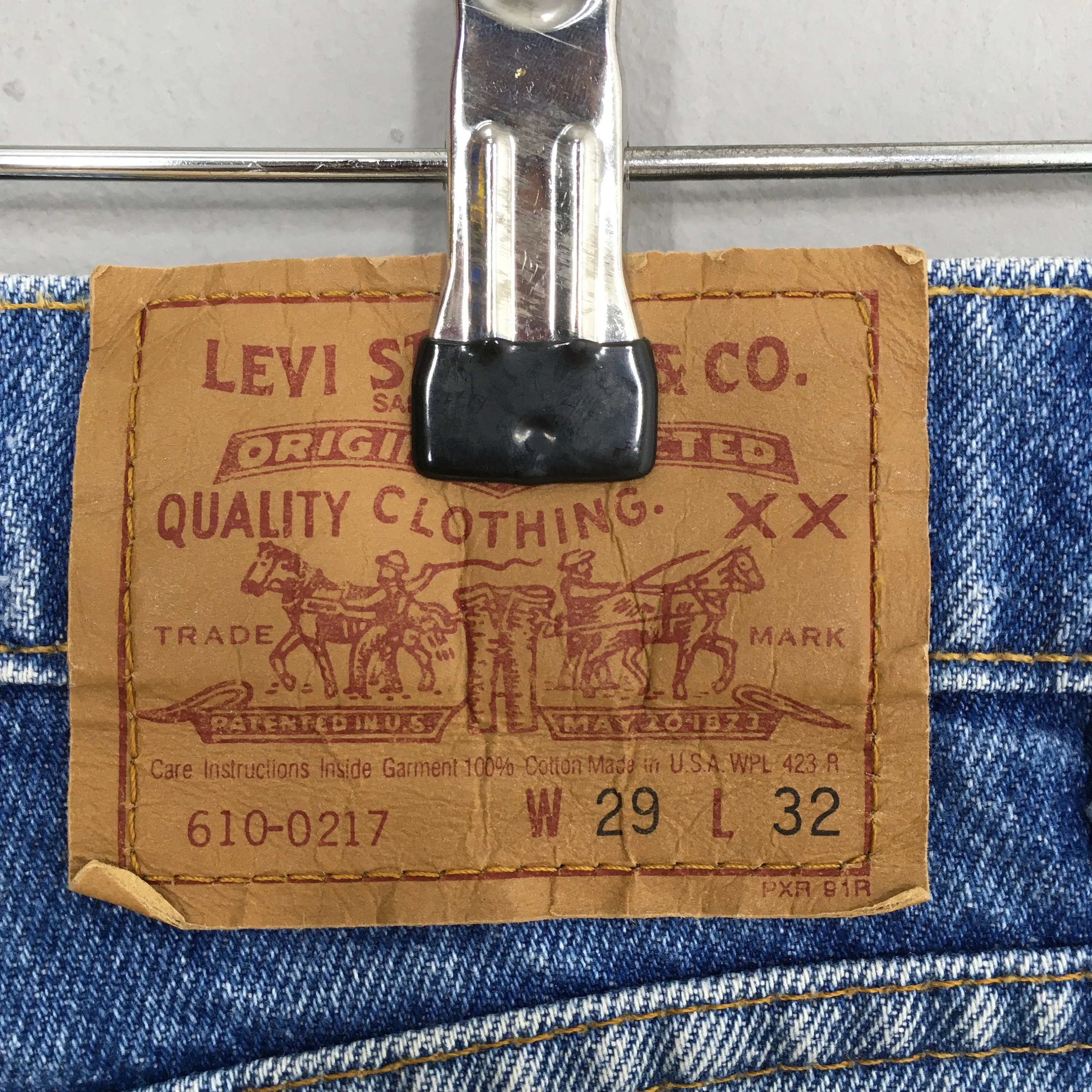 Levis 610 Faded Blue Jeans Size 28x32