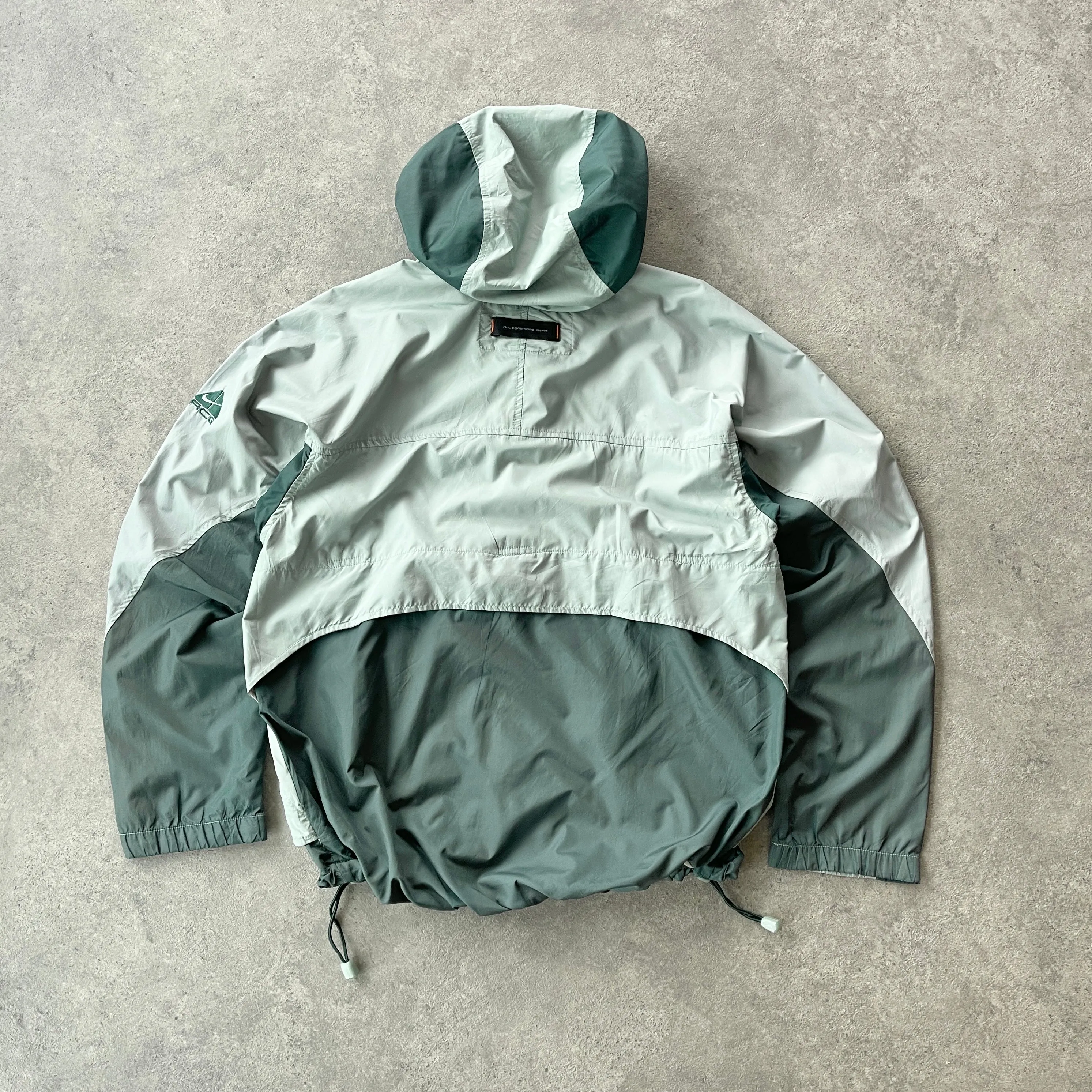 Nike ACG 1990s technical lightweight waterproof shell jacket (S)