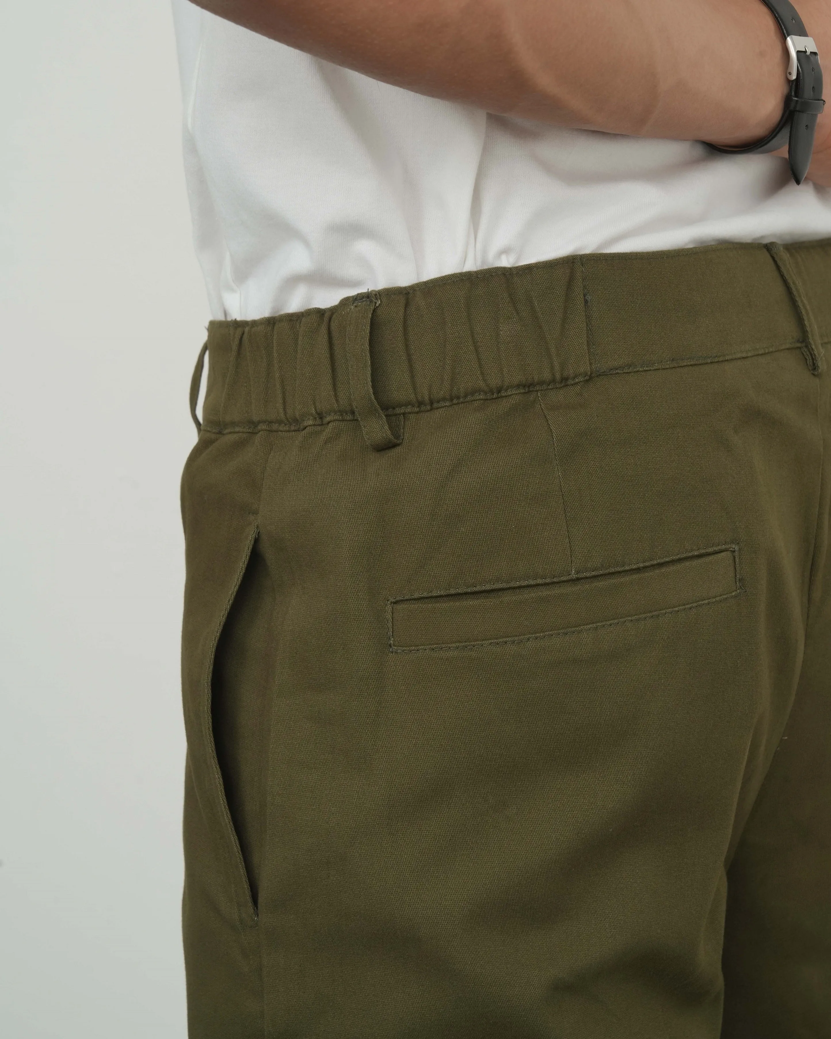 SHORT CHINOS