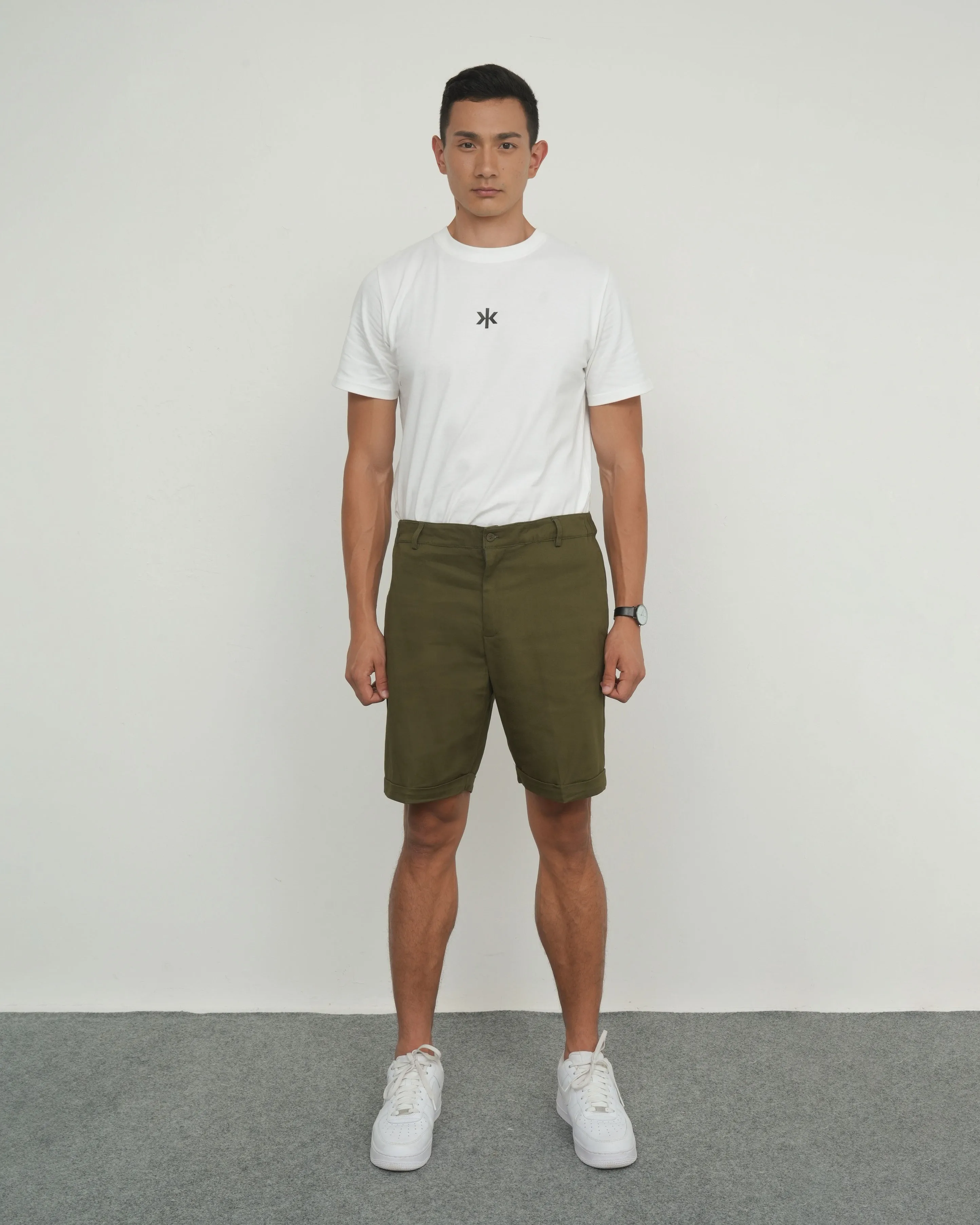 SHORT CHINOS