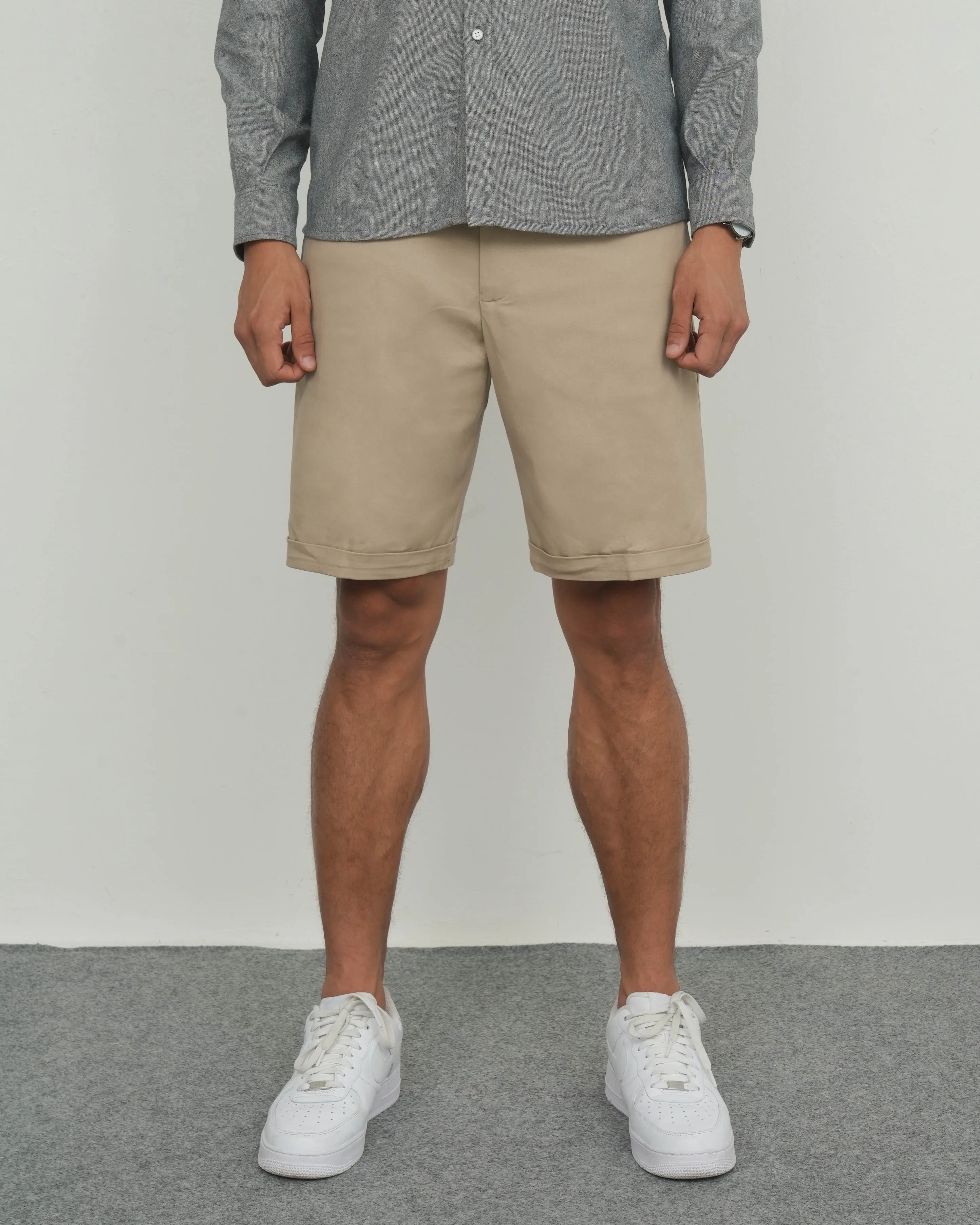 SHORT CHINOS