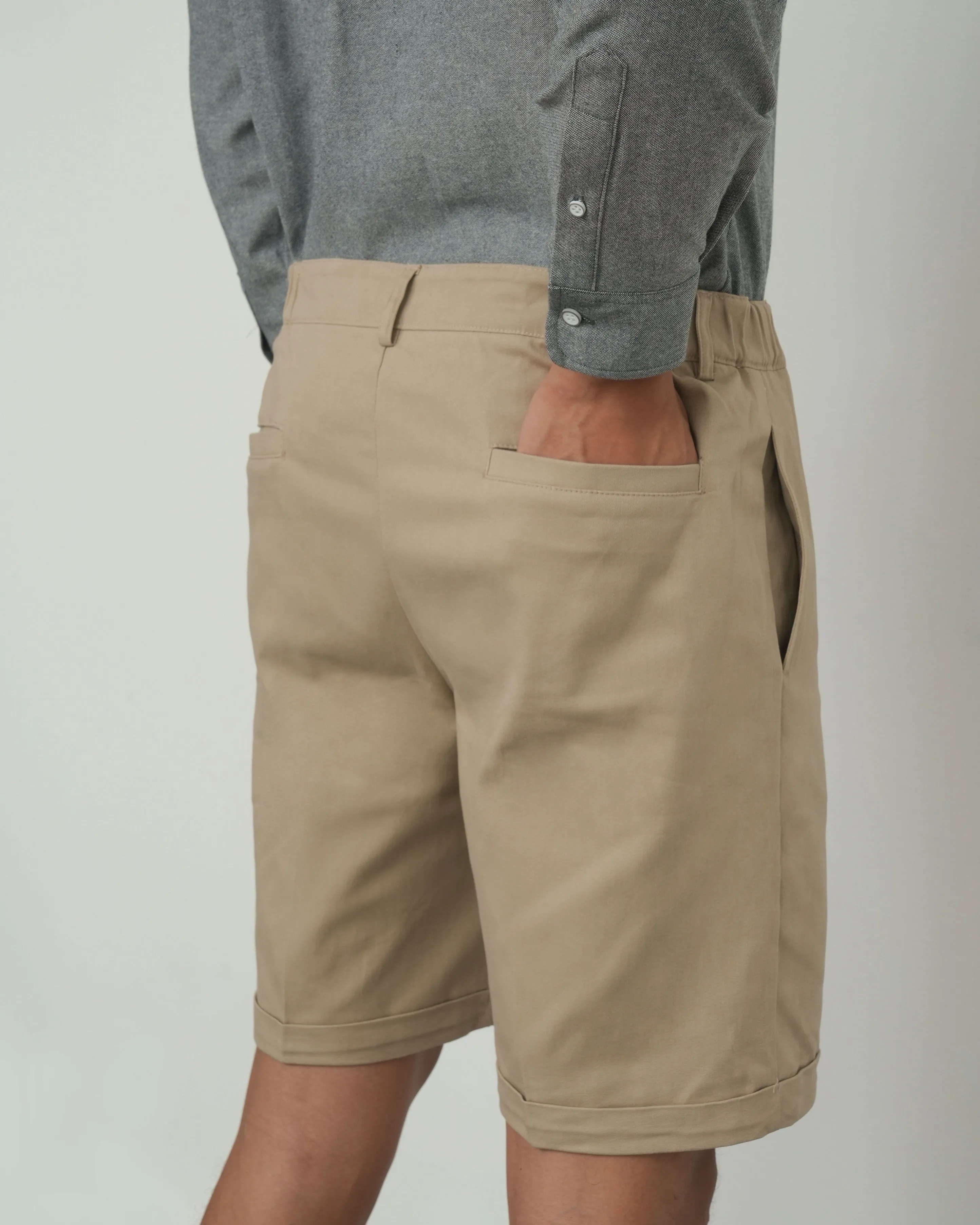 SHORT CHINOS