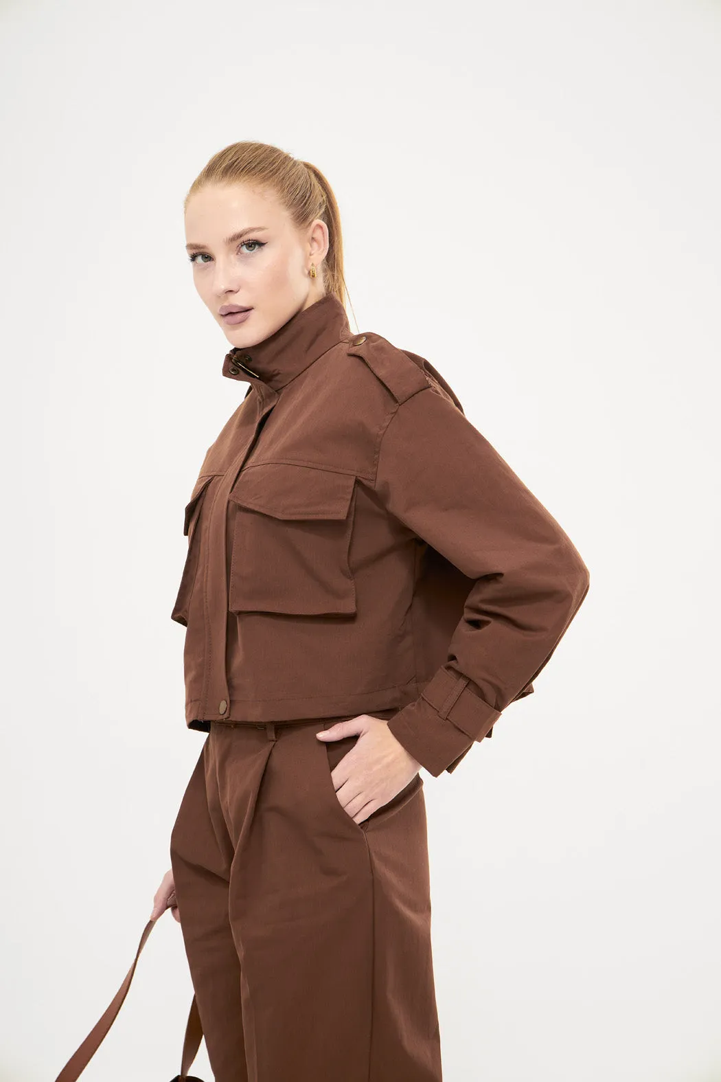 Utility Pocket Zip-Up Jacket with Modern Silhouette